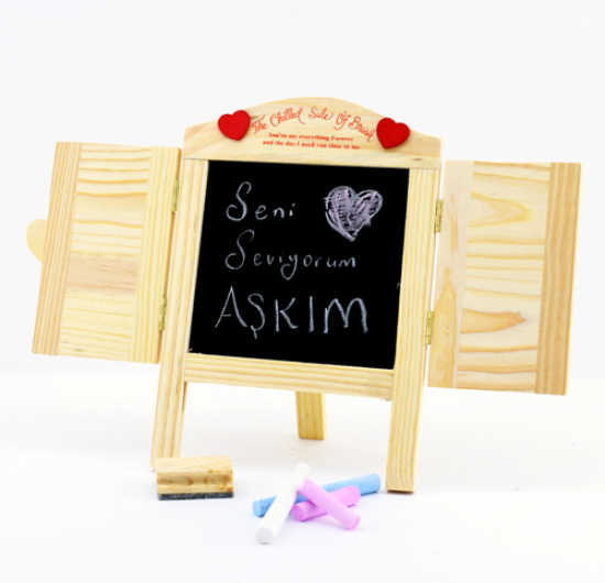 Ahşap Standlı Pencereli Kara Tahta