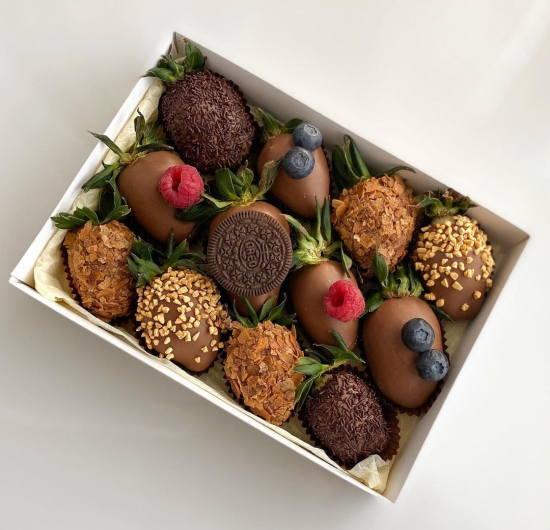 Kutuda Çikolatalı Çilekler Serisi Meyvelim